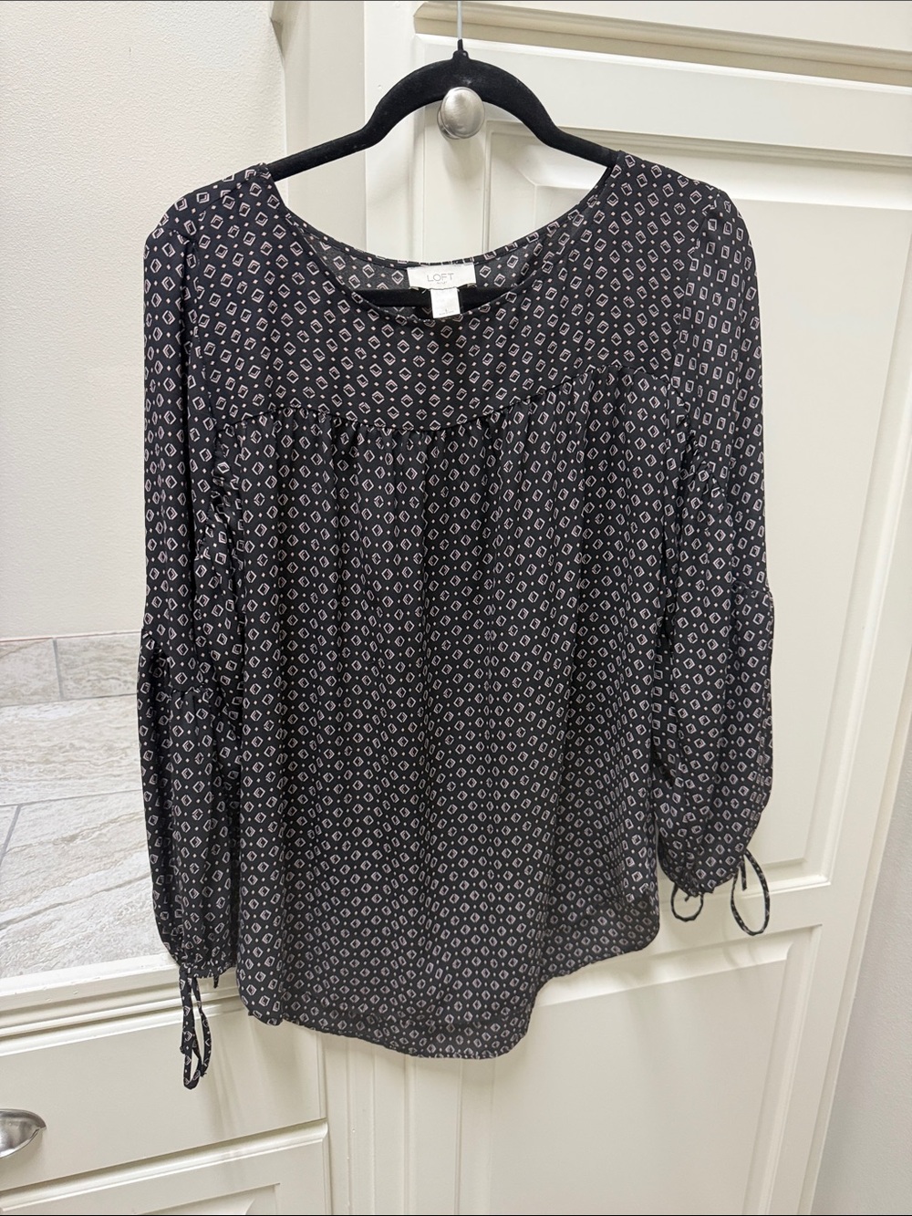 Women’s Loft blouse  size L